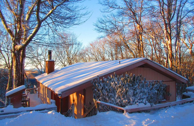 Million-Dollar Views, spectacular! Sugar Mountain Cabin 3 Bedrms 3 bath sleeps 7