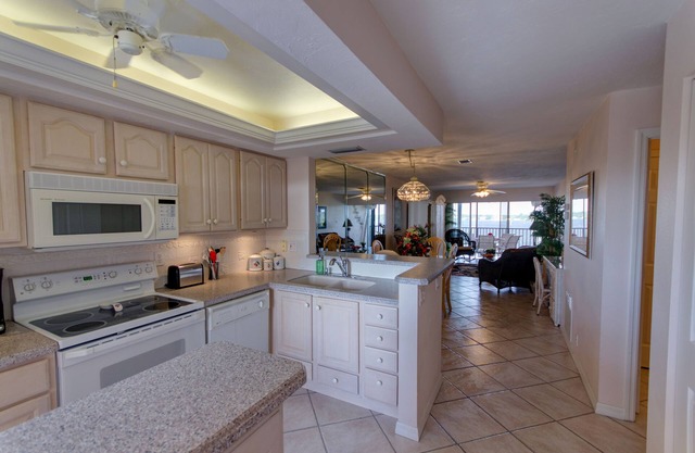 Million Dollar View Bay Sunrises & Gulf Sunsets-Feb and March open 2025