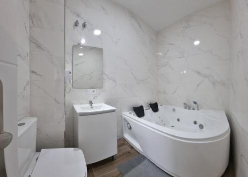 Mini Estudio JACUZZI DOBLE SEVILLA "POLIGONO INDUSTRIAL"