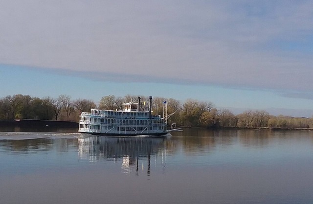 Mississippi Riverfront Relaxation