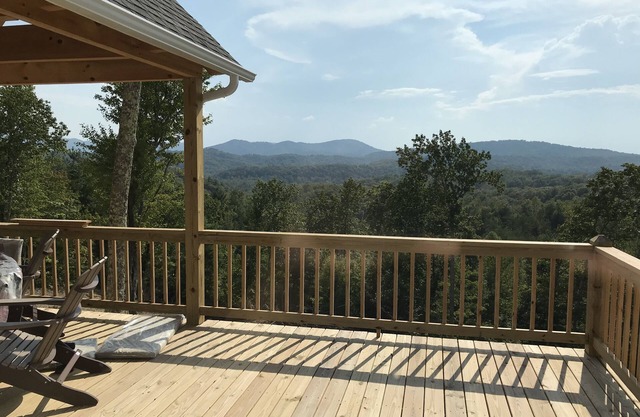 Misty Ridge - Ridge Road Scenic Cabins - Brimstone Recreation and Big South Fork