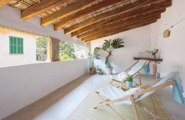 Mlle. BIBI Casa Tipica Soller in center of Soller. Parking at 500m included.