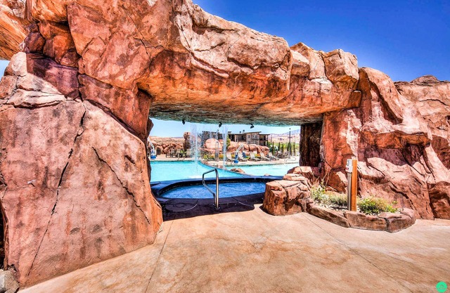 Moab Sage Creek Balance Rock Retreat