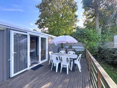 Mobil-home Confort 2 chambres, Piscine chauffée, 200 m de la plage, Parking et Wi-Fi inclus - FR-1-361A-77