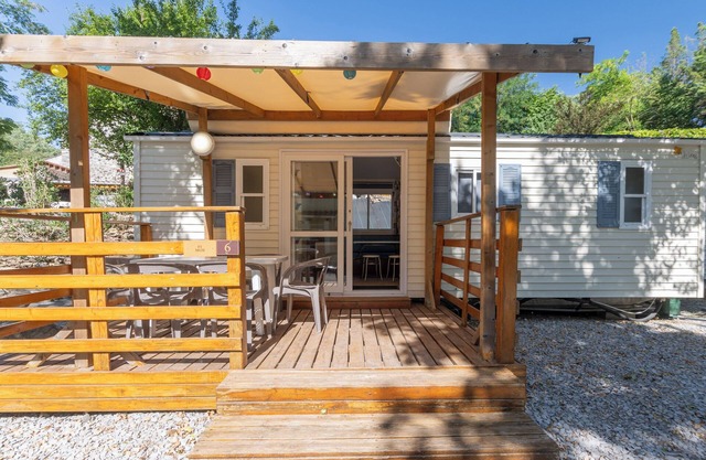 Mobile Home 'A - 1-6 Pers' with Shared Pool, Private Terrace and Shared Garden