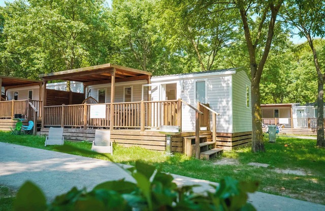 Mobilehome with veranda and air conditioning