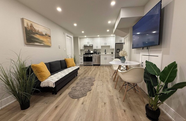 Modern 1-Bedroom Apartment Downtown Toronton
