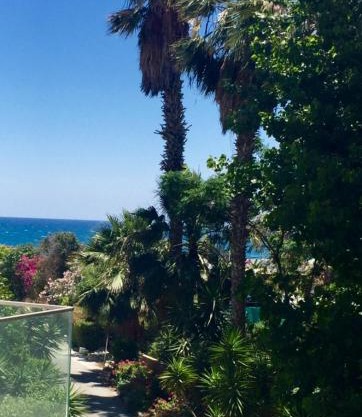 Modern 1 bedroom sea view beach apartment