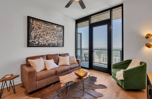 Modern 1-Bedroom with City Views