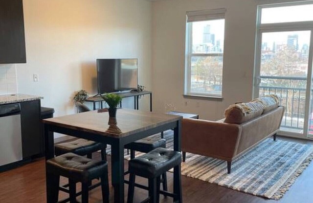 Modern 1BR in RiNo Art District