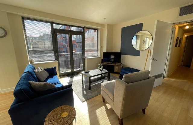 Modern 2 BDR Flat in Nottingham City Centre with free parking