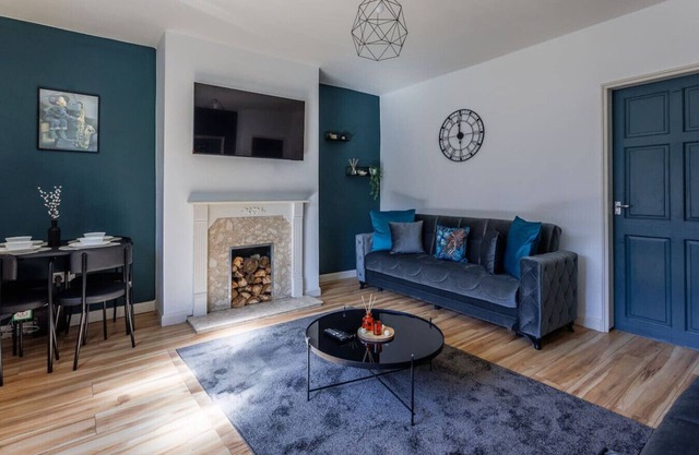 Modern 2 bed house with parking Gateshead