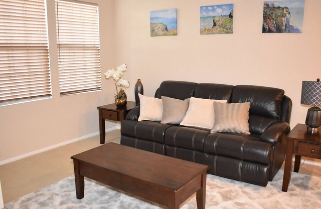 Modern 2 bedroom 2 bathroom condo