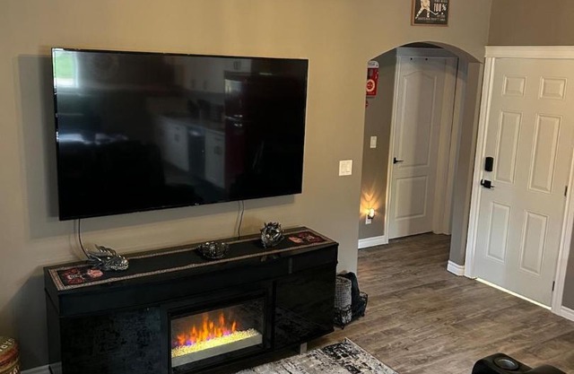 Modern 2 Bedroom Basement suite
