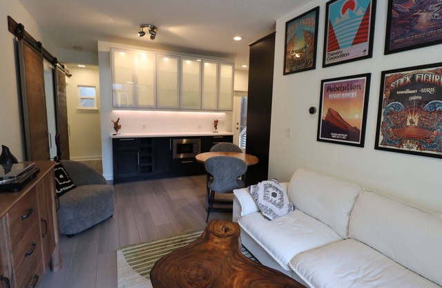 Modern 2-bedroom in West City Park Neighborhood