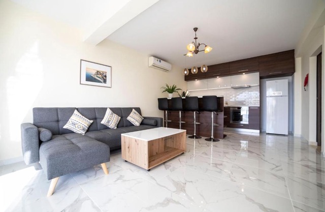 Modern 2 bedroom, sea view apartment.