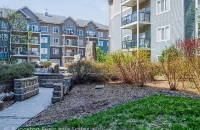 Modern 2bed 1bath condo with free gym and underground parking