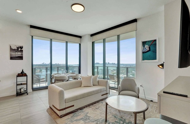 Modern 2BR/2BA Condo Steps from Miami Beach Living
