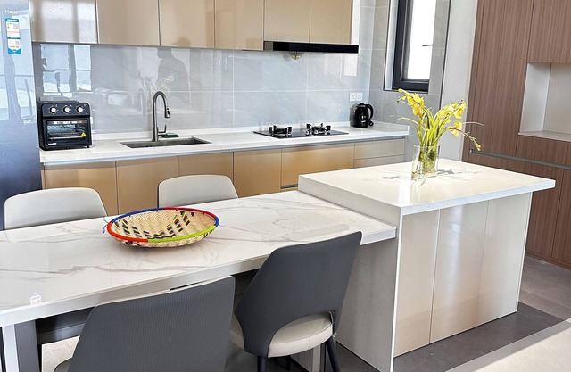Modern 2BR Condo with Gym & AC in Upscale Masaki