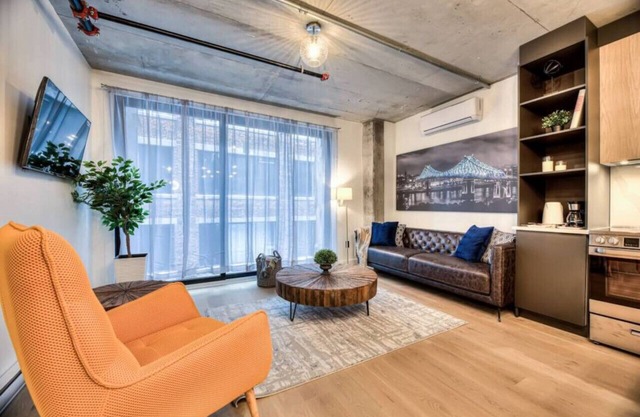 Modern 2BR Suite Old Montreal B2
