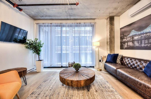 Modern 2BR Suite Old Montreal B2