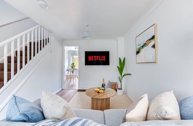 Modern 2BR w/Parking EV Charger