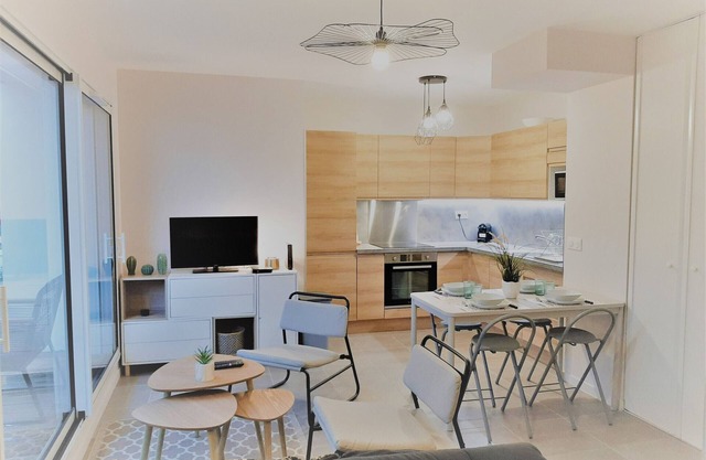 Modern 3* Apartment in Hossegor Center, 2 Steps from Lake and Beach