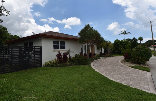 ★ Modern 4/3 Miami House | 10 Min from the Beach ★