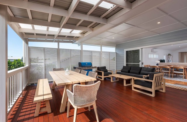 Modern 4 Bedroom Family Home Perfect for Getaways