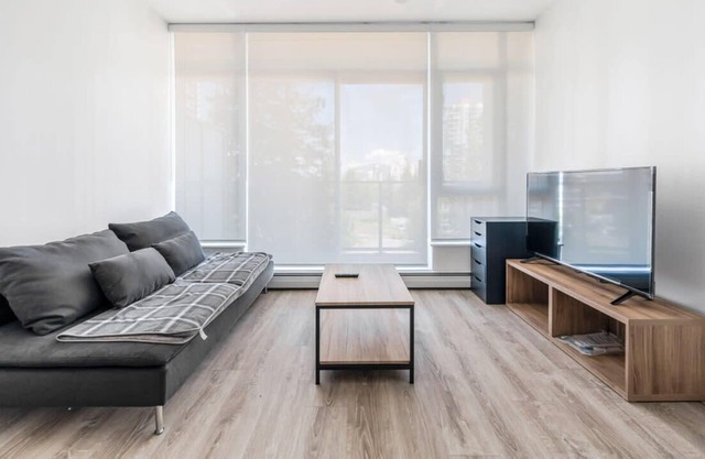Modern and Stylish Condo Retreat in Vibrant Surrey