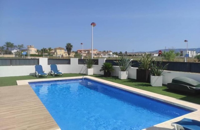 Modern and very well equipped Villa MONICA in Els Poblets
