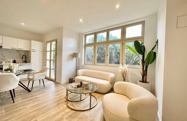 Modern Apartment - 1BD/4P - Center of St Tropez