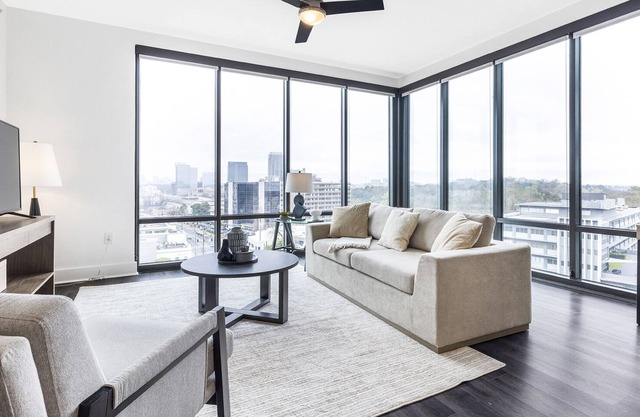 Modern Apartment in Prime Location (ID8455X66)