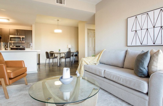 Modern Apartment in Prime Location (ID3287X15)