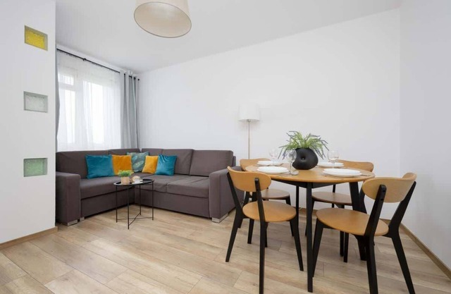 Modern Apartment Near Airport Warsaw Wlochy