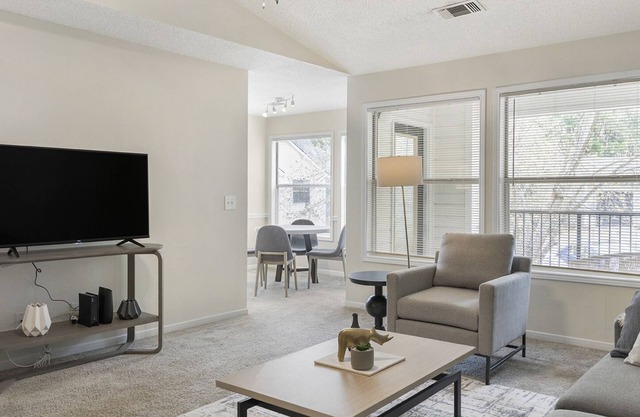 Modern Apartment in Prime Location (ID9206X15)