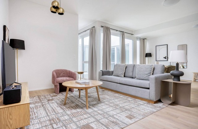 Modern Bachletten 2 Room w/Storage, nr local market, by Blueground