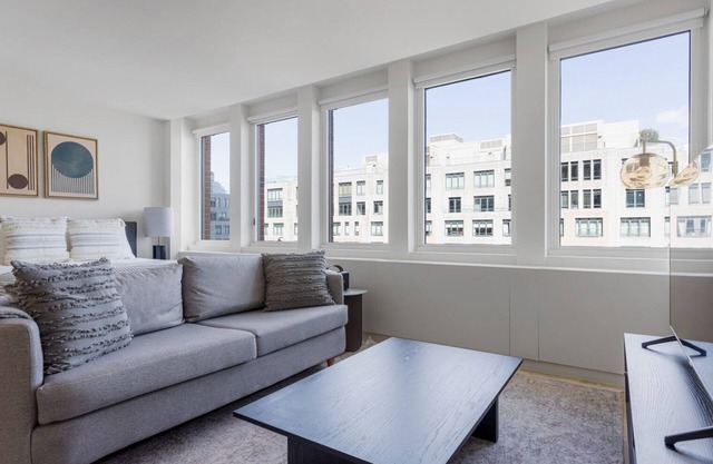 Modern Back Bay Studio w/Gym, W/D near Newbury St by Blueground