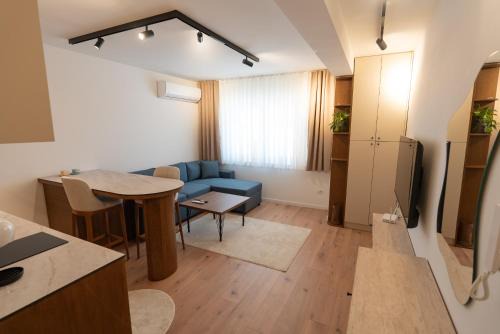 Modern Bazaar Apartment