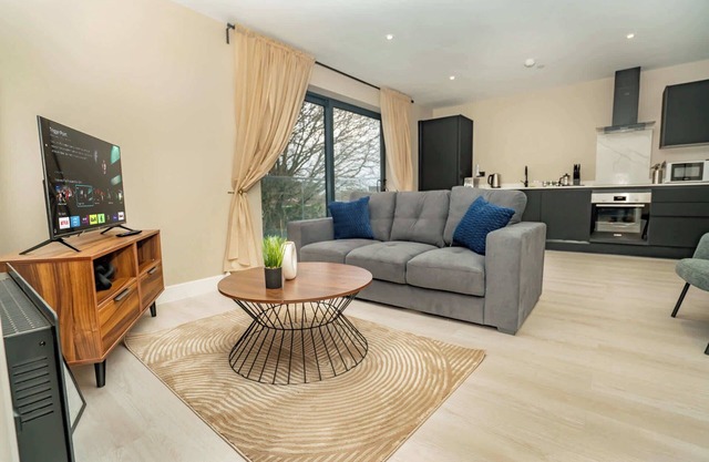 Modern & Bright 2 Bed Apartment in Birmingham