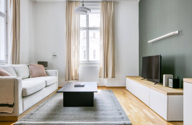 Modern Brigittenau 1BR w/AC, Elevator, near Metro U4, by Blueground