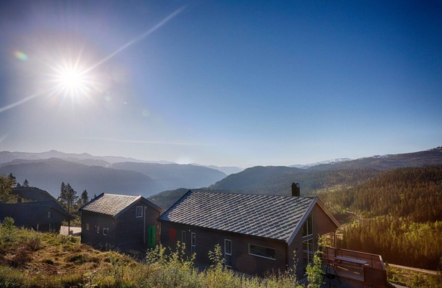 Modern cabin with fantastic view. Great hub for exploring Flåm, Voss, Hardanger