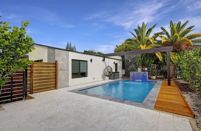 Modern Casa Alegre 2bed/2bath with Pool