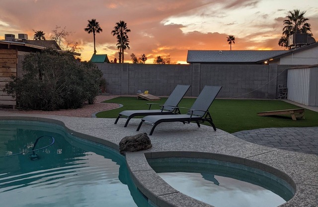 Modern Casita w/Backyard Oasis Pool & Hot tub