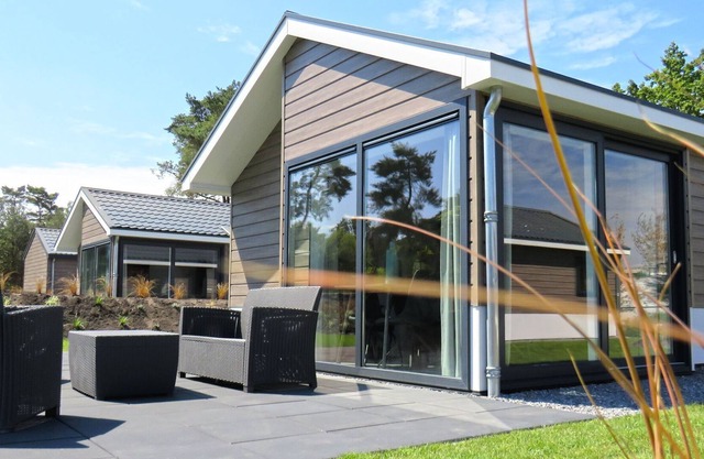 Modern chalet with dishwasher, near a nature reserve