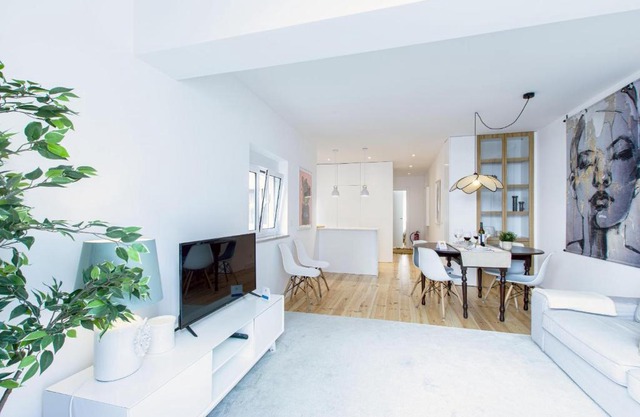 Modern & Charming Alges by GT House