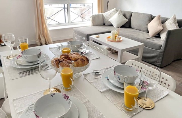 Modern City Centre Apartment | High Speed Internet