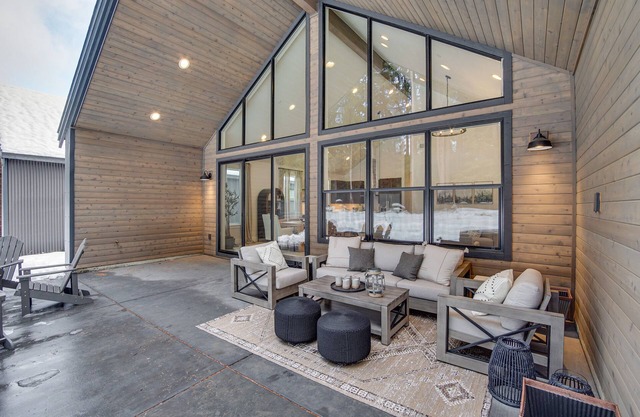 Modern Cle Elum Vacation Rental w/Private Hot Tub