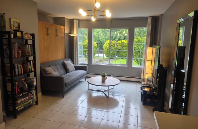 Modern, clean & private 1BR suite. Up to 4 guests.