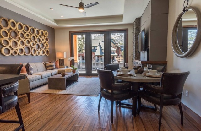 Modern Condo Near the Marina + Gondola | Fireplace